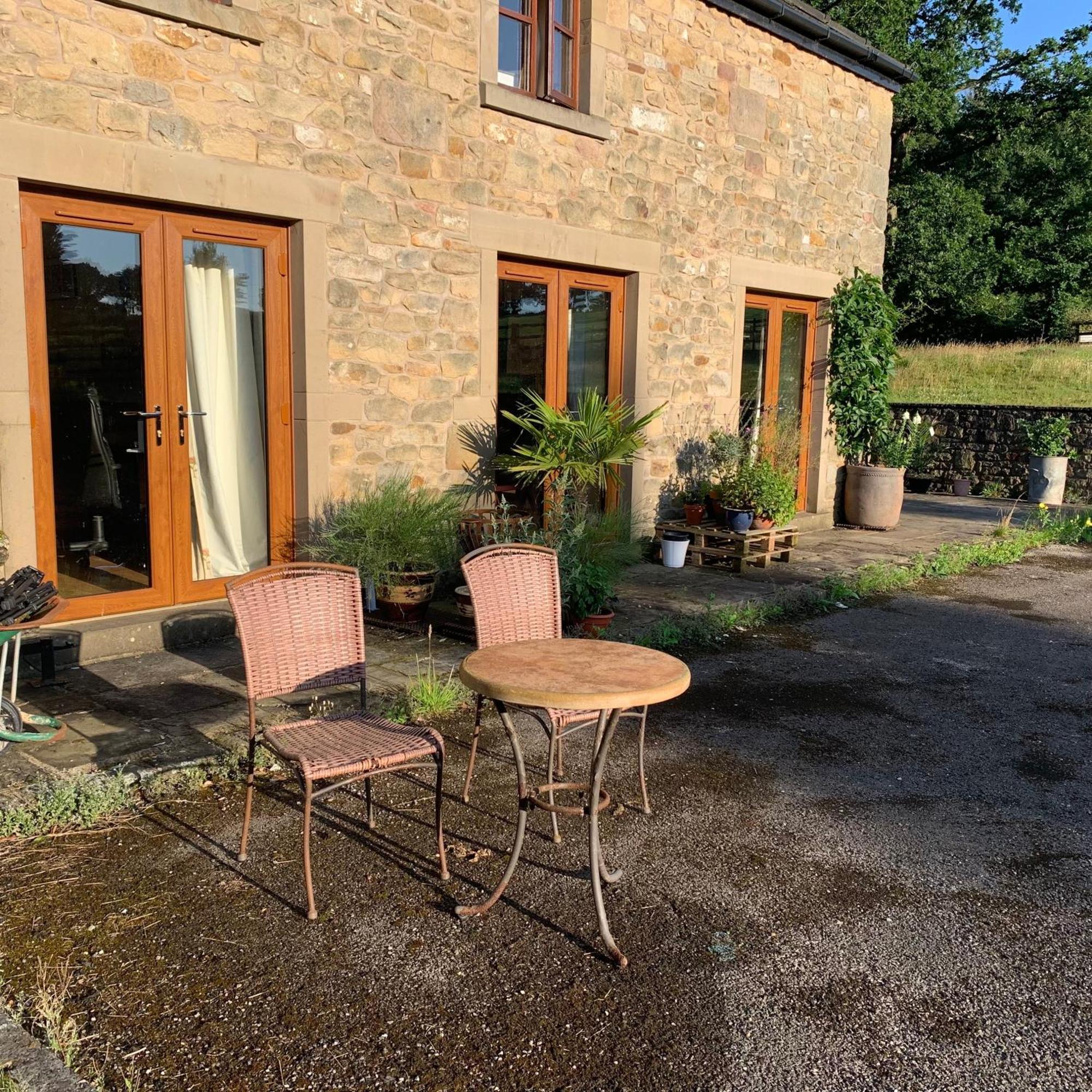 Lara's House Farm stay Balderstone